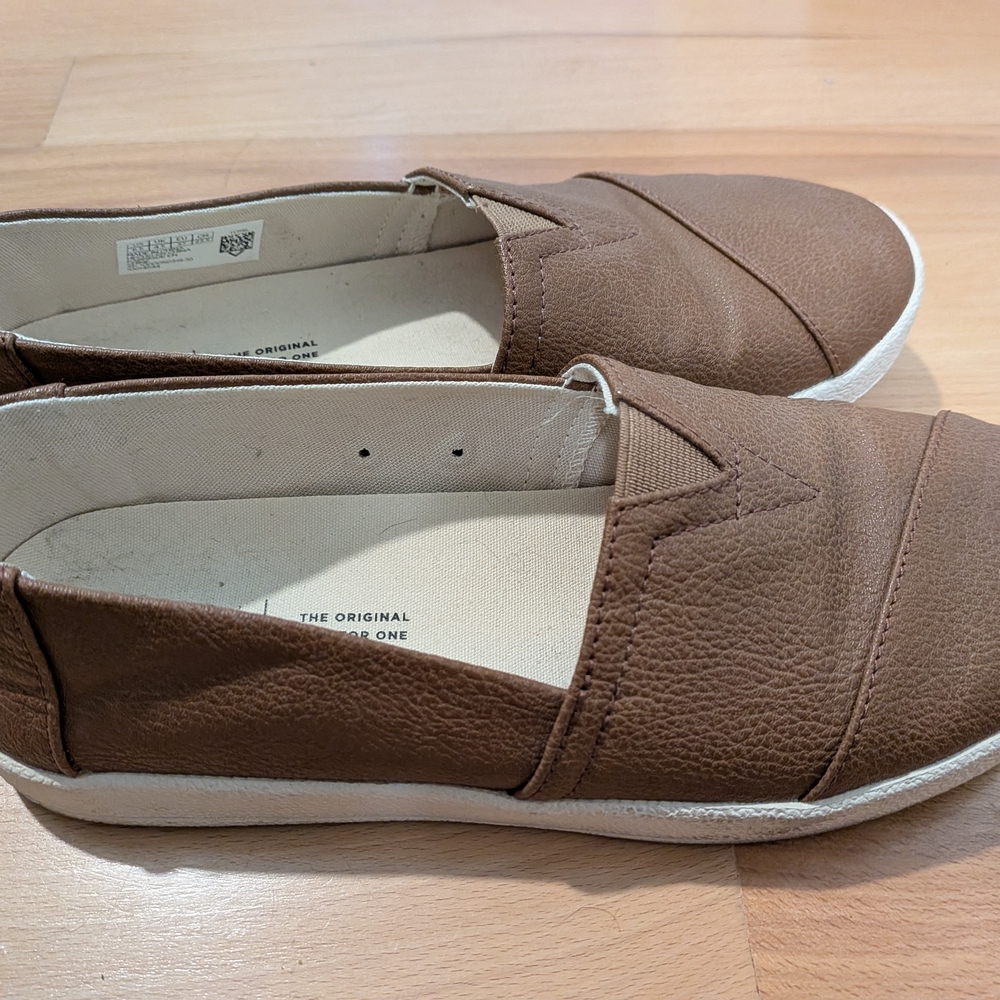 TOMS Slip-On Women’s Casual Shoes - Brown - Size 6.5